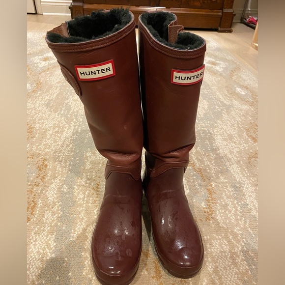 Size 7 Maroon leather HUNTER boots with fur lining - Picture 1 of 5